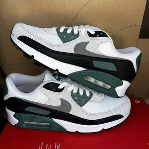 NEW Nike Air Max 90 Evergreen Aura MBY DM0029-116 Mens Size 6, Womens Size 7.5